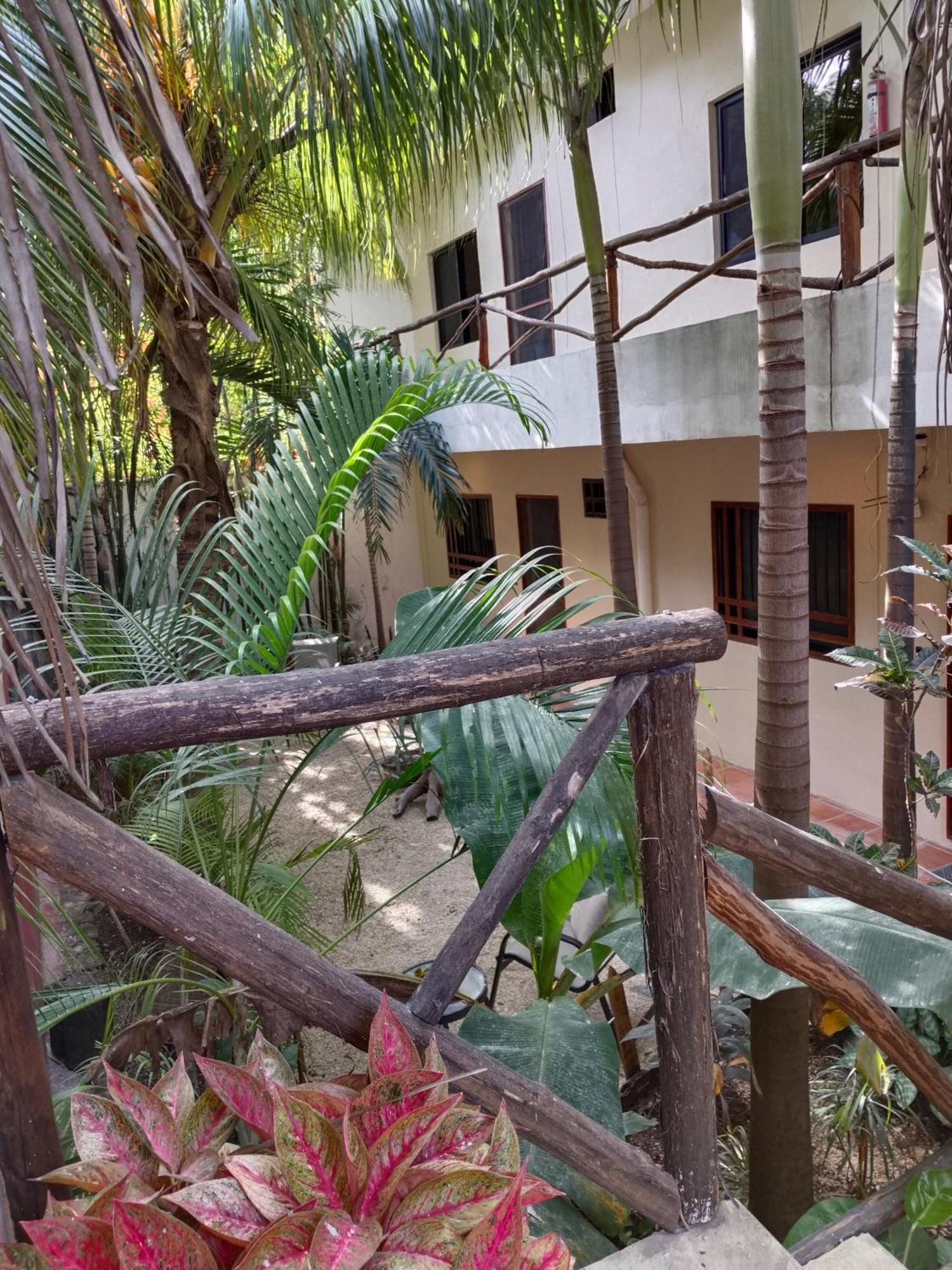 Casa Lupita Hotel Tulum Pueblo Buitenkant foto